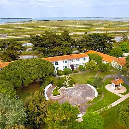 Vvf Ile De Re Kompleks wypoczynkowy 3*
